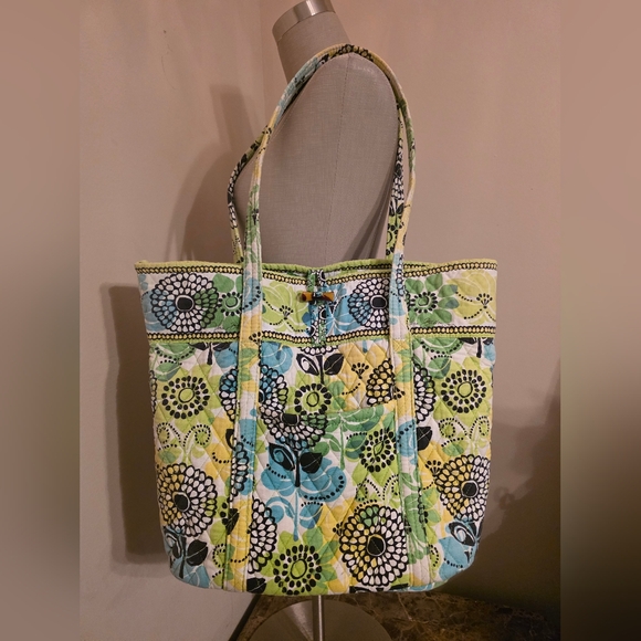 Vera Bradley 'Limes Up' (Retired) Large Villager Tote. *NWOT- Never Been Used* - Picture 1 of 6